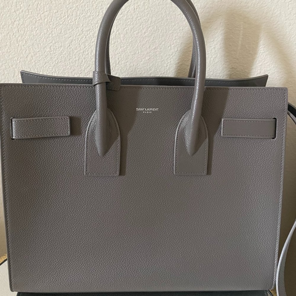 CLASSIC SAC DE JOUR IN GRAINED LEATHER